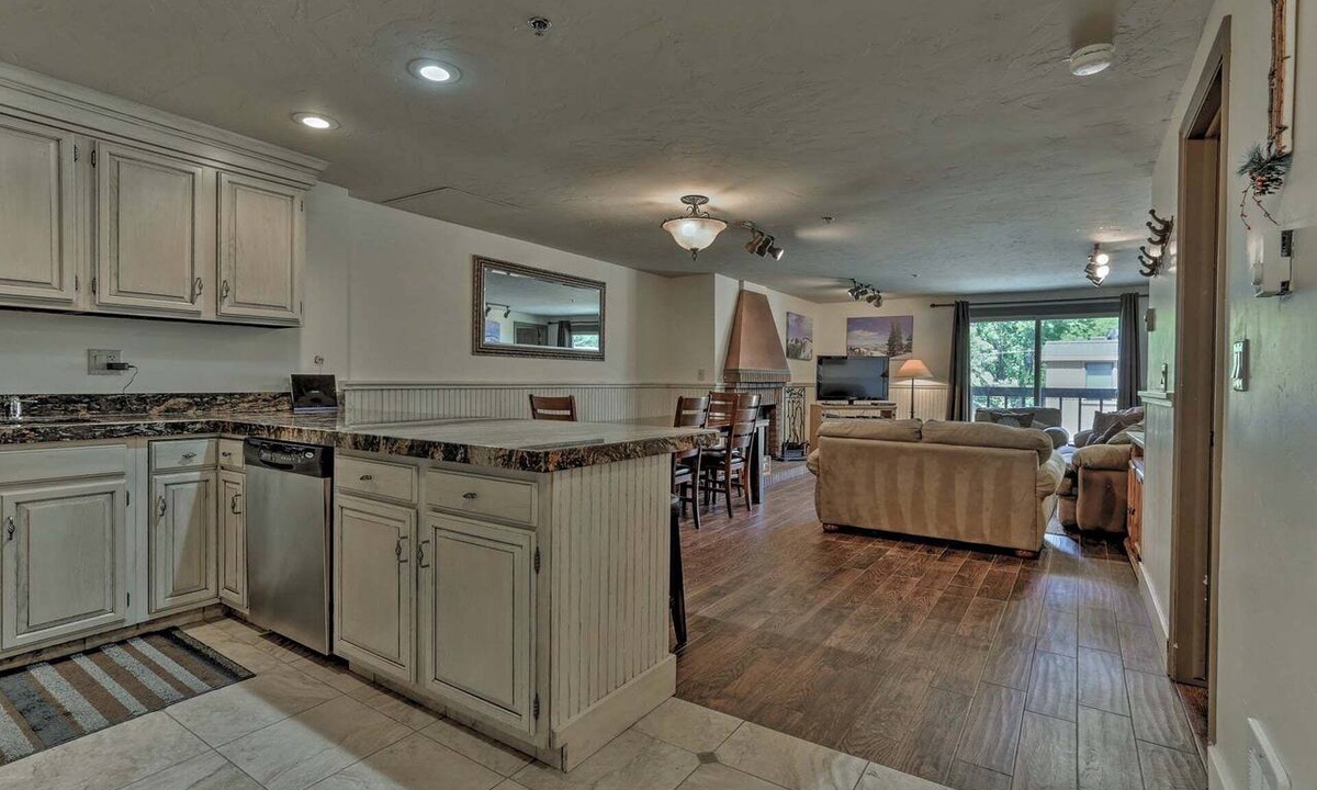 North Park City Condo | Enjoy Luxury Resort Amenities in the Heart of Old Town Park City! Snowblaze 202
