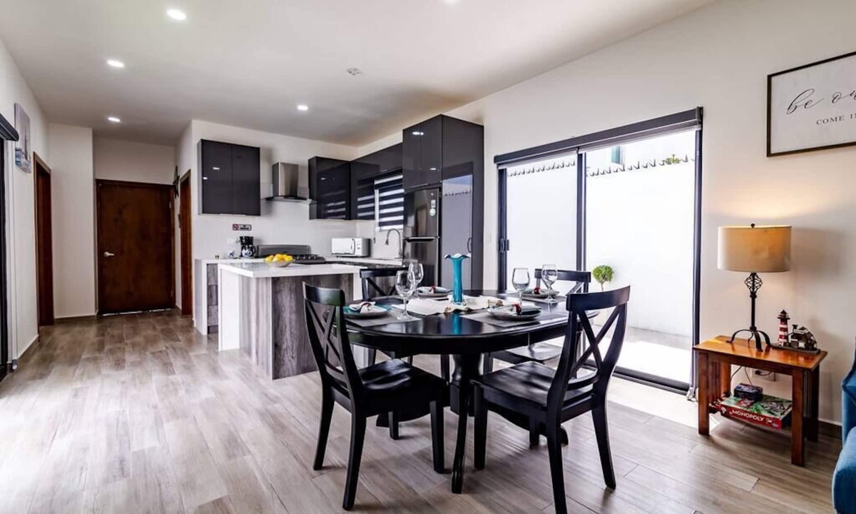 La Joya House | Exclusive San Marino Villa: Modern, Accessible, A/C & Hot Tub