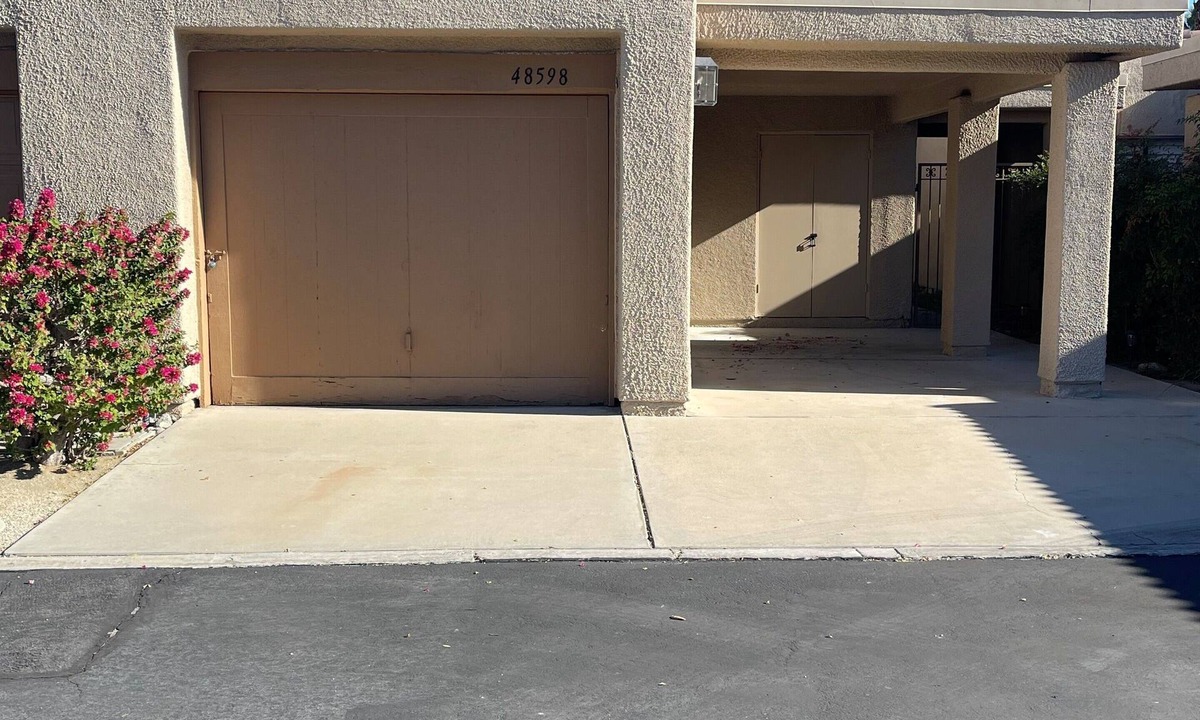 Palm Desert Condo | Fabulous 2-bedroom condo with AC in sunny Palm Desert