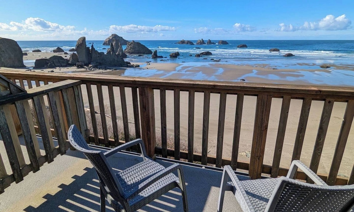 Bandon Apartment | Face Rock Retreat: North Loft