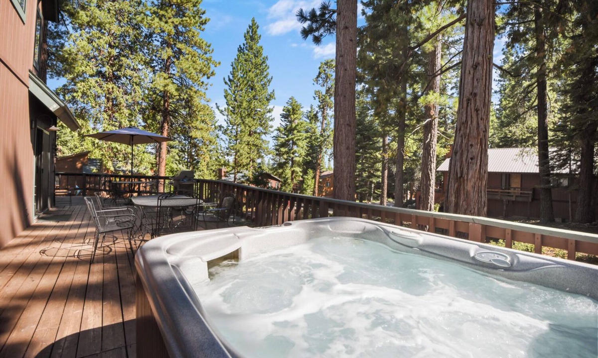 Carnelian Bay House | Family & Dog-friendly Tahoe Ski Cabin w Hot Tub