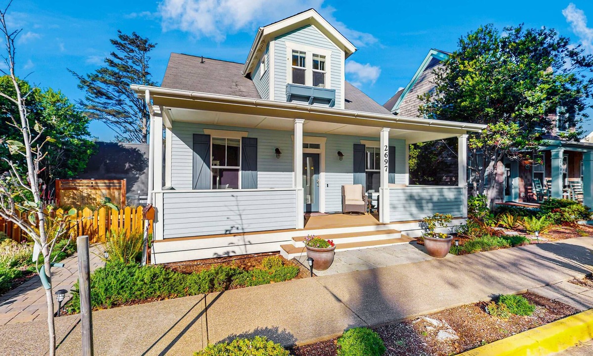 Nelscott House | Family friendly home close to ocean private hot tub fireplace and WIFI