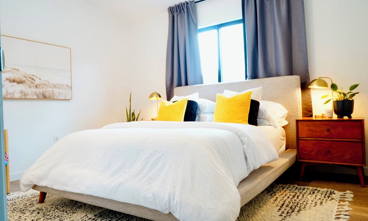 Mira Mesa House | Family Friendly Modern Guest House