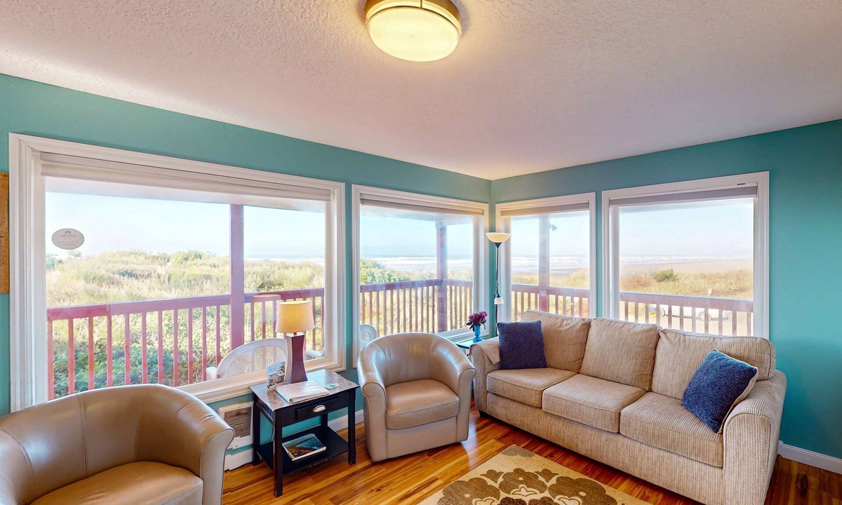 Rockaway Beach Condo | Family Friendly Oceanfront Condo with Free WiiFi Ocean Views and Easy Beach Access