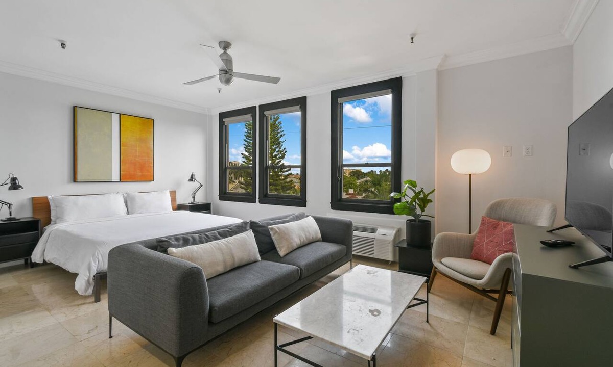 Palm Beach Condo | FIFAbyTRAINPool/STEPStoBeach/DINE/TribecaStudLOFT