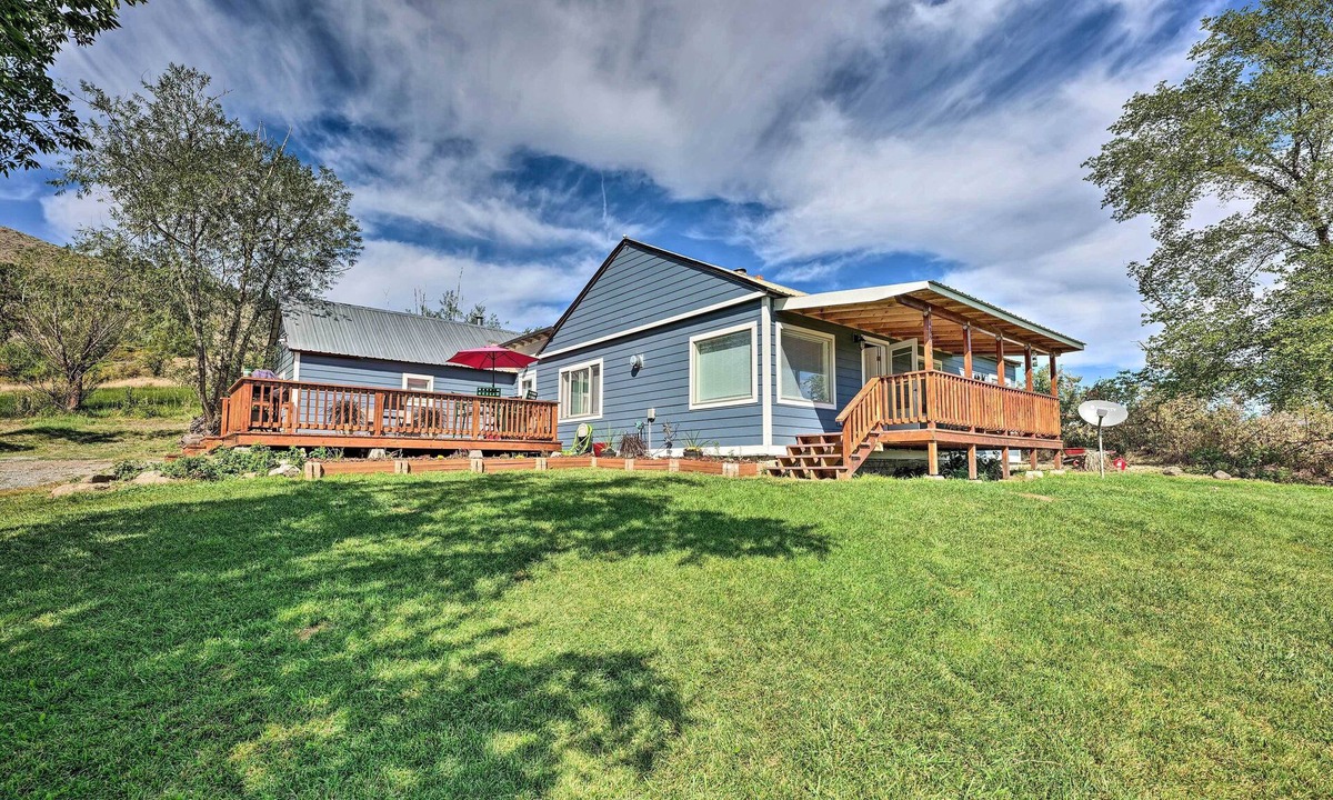 North Powder House | Fisher Springs Home, 12 Mi to Anthony Lake!