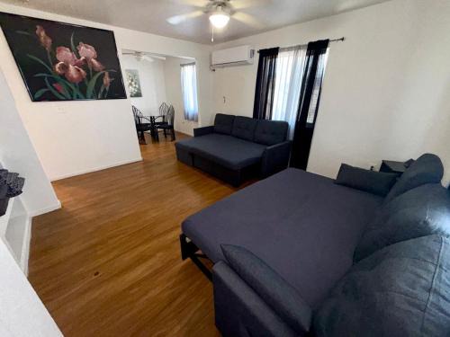 Downtown Las Vegas Apartment | Flowers Apt 5 Min Walk to Downtown - Free Parking