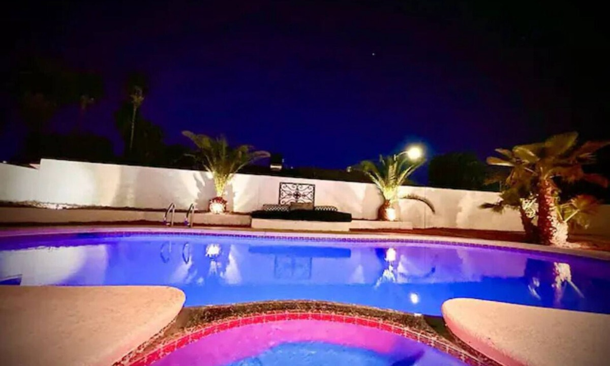 Chinatown House | FUN Villa very Close to the strip !!!