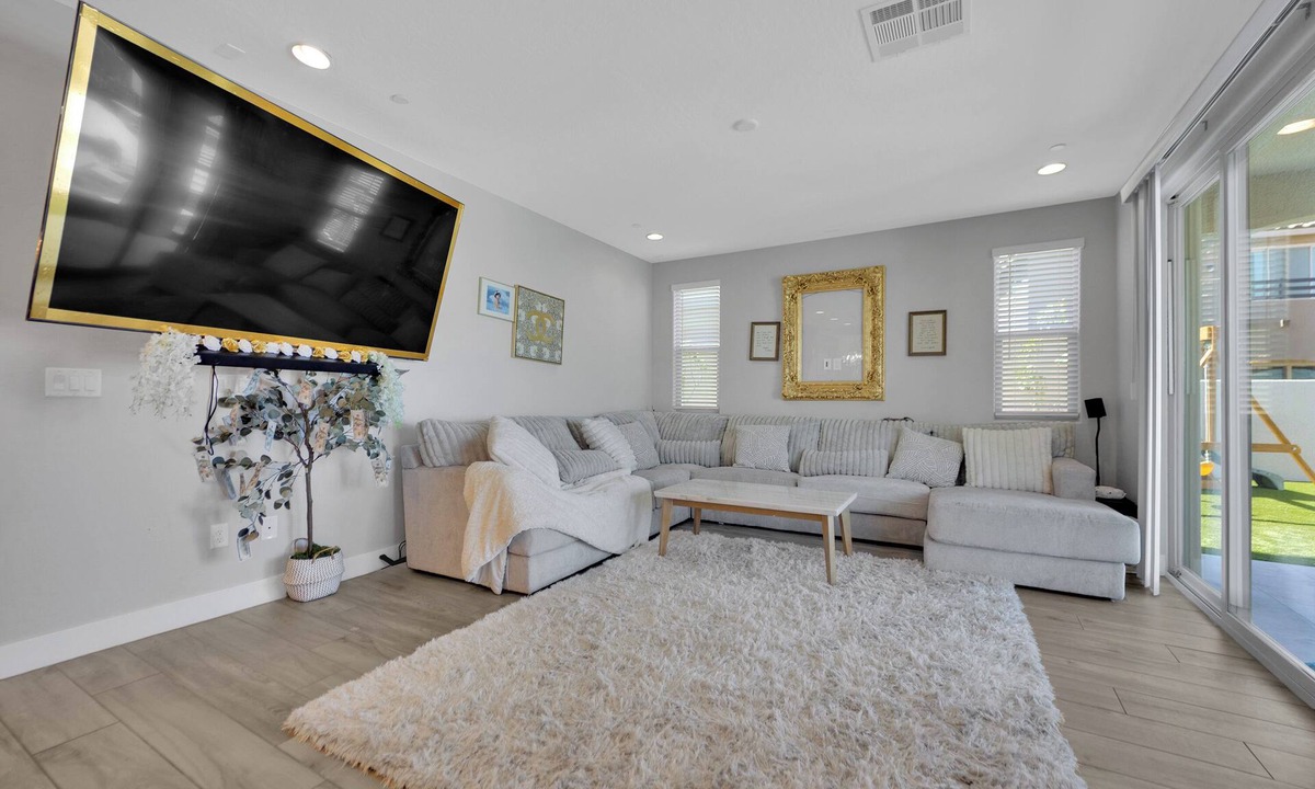 Las Vegas House | Gated - Luxury Pool/Spa Summerlin - Red Rocks