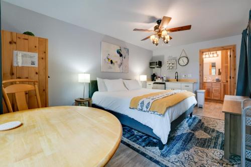 Peninsula Village Apartment | Gateway to Lassen Volcanic! Cozy Woodland Studio