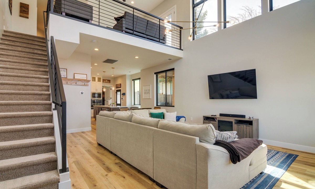 Parowan Cottage | Gateway to Zion! Modern Home in Historic Parowan