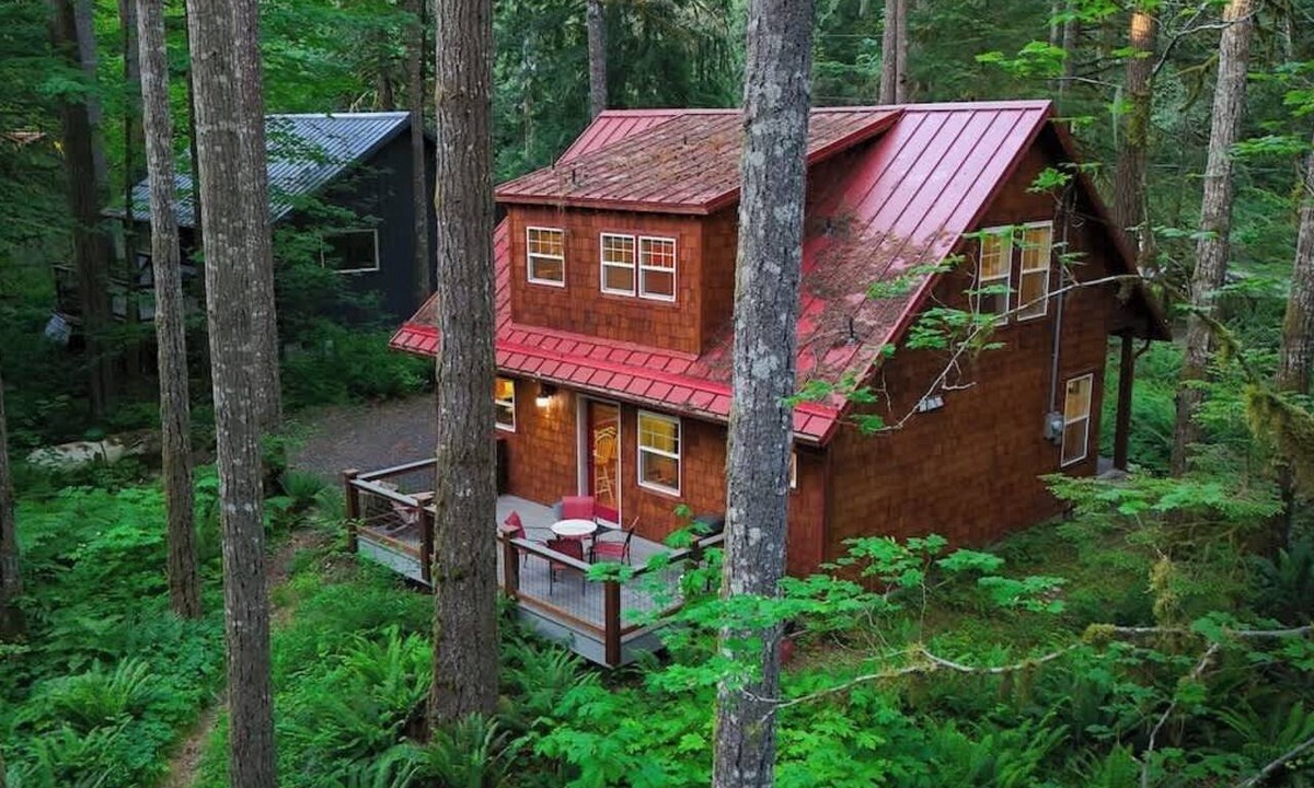 Glacier Cabin | Glacier Pines | King Bed, Fireplace + AC