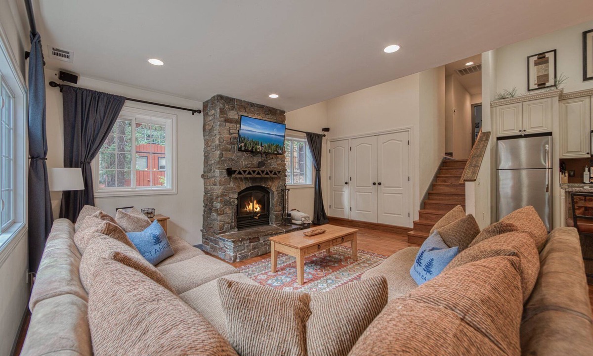 Ridgewood House | Glades Getaway by Tahoe Getaways- North Shore 3 BR - Dog OK
