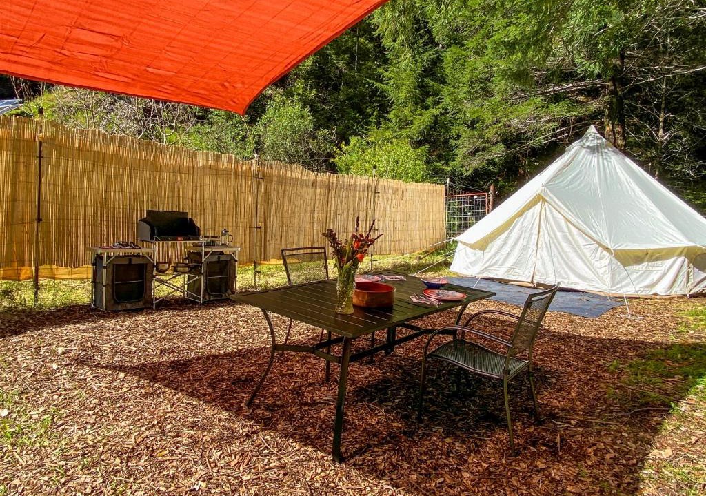 Garberville Other | Glamping in the Redwoods with a hot tub!
