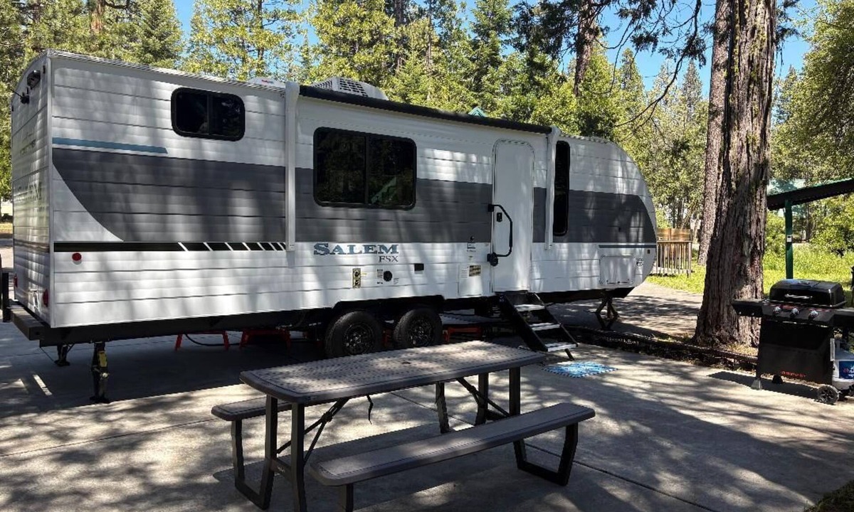 Shaver Lake RV Rental | Glamping - King Bed - Walk to Town - Near Meadow