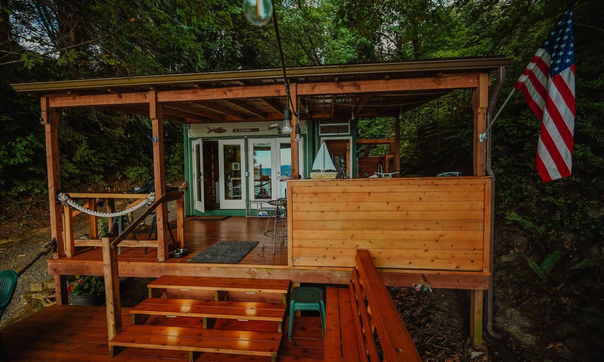 Tillicum Cabin | Glamping on the Puget Sound - Small Waterfront Cabin