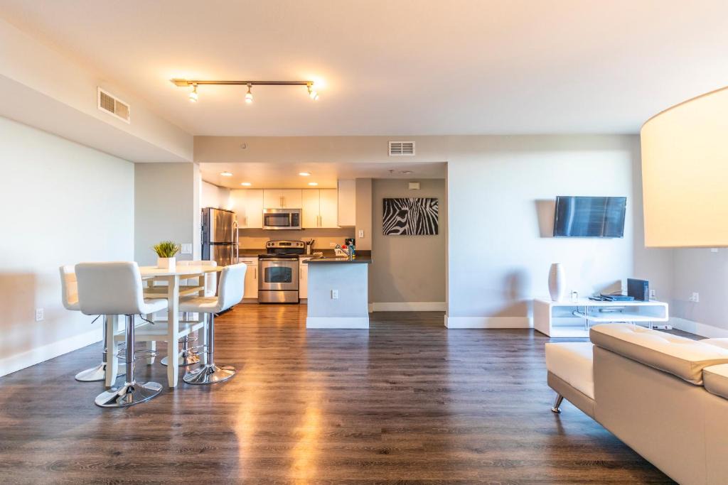 Pico Apartment | Gorgeous apartment in Santa Monica!