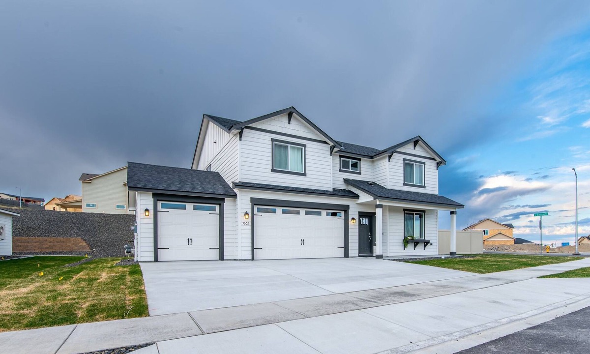Kennewick House | Gorgeous modern farmhouse in Tri Cities, WA
