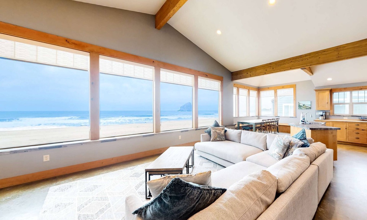 Kiwanda Shores House | Gorgeous oceanfront home with incredible views of Haystack Rock dog friendly