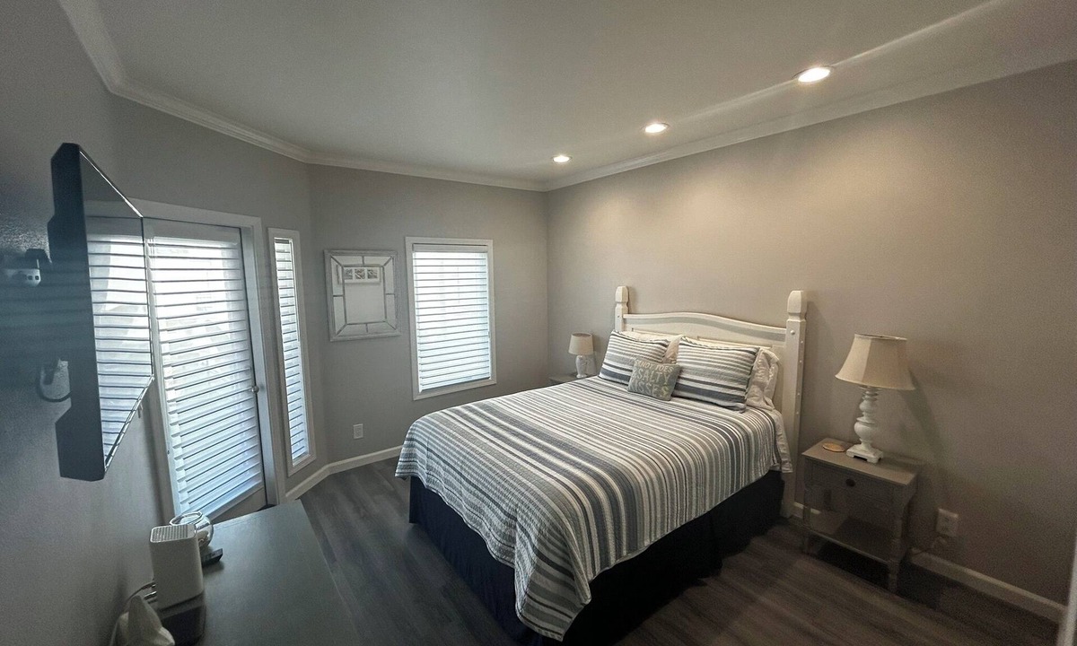 Marina District Condo | Gorgeous, Spacious, Bright Marina District 1-Bdrm Condo w/Tranquil Balcony
