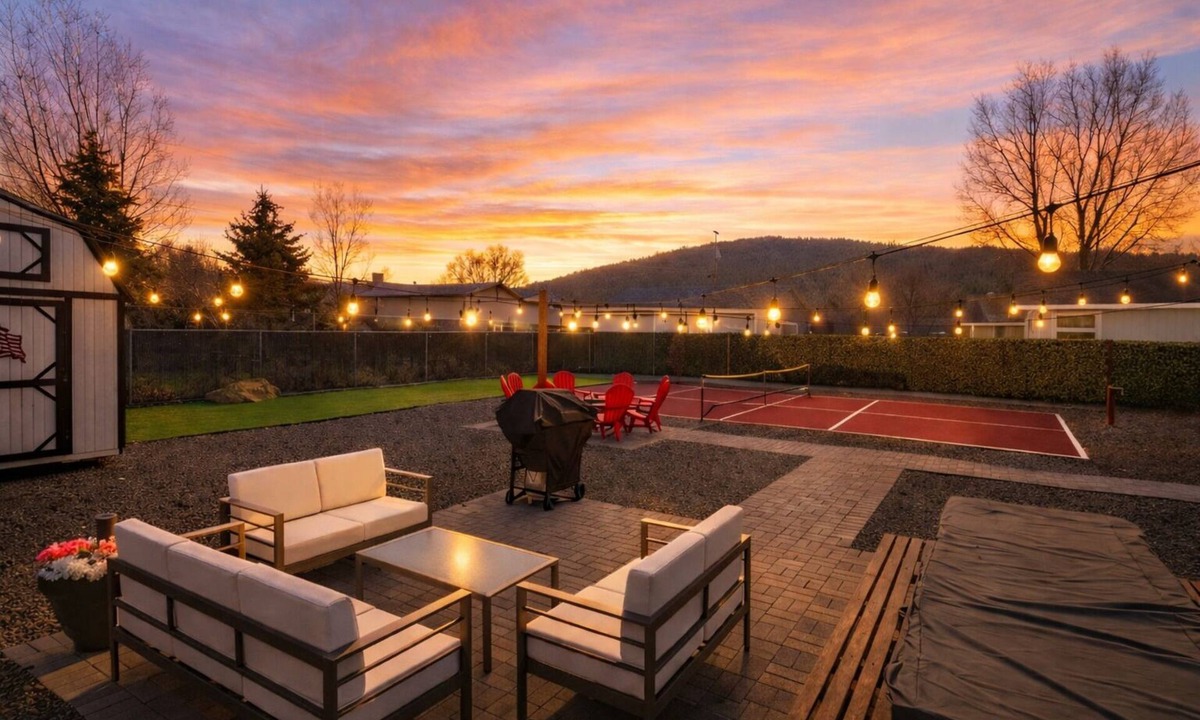 Williams House | Grand Canyon - Theater - Arcade - Pickleball - Pool Table - Fire Pit - View