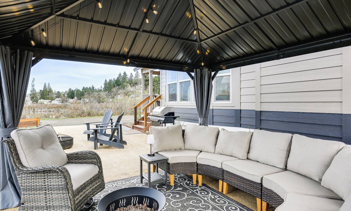 Oakland House | Great Outdoor Space! Serene Getaway in Oakland