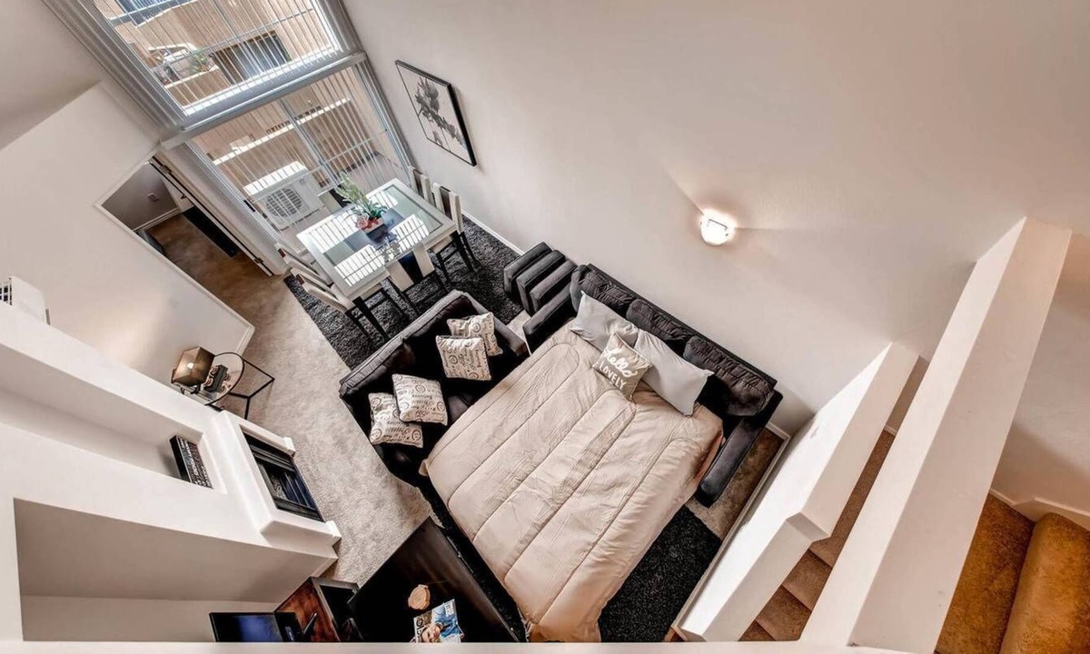 Downtown San Diego Apartment | H3 -Gorgeous Multi Level San Diego Loft - Work or Escape Free Parking - #1 Locat
