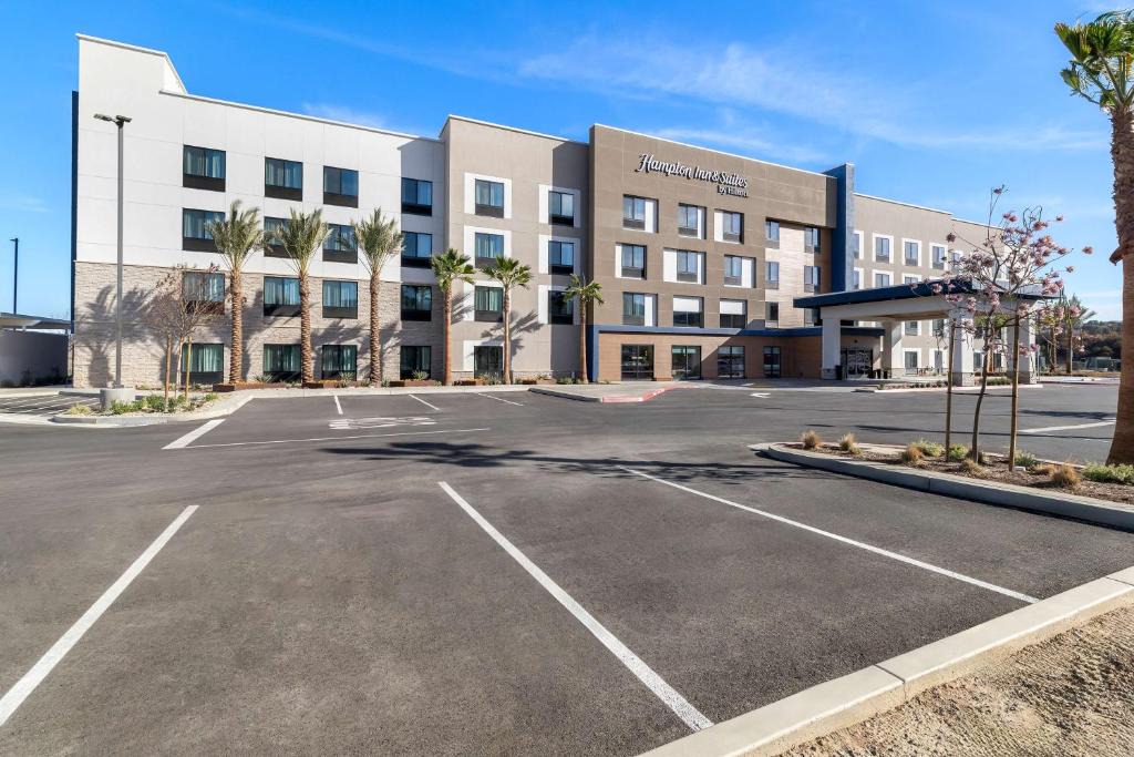 Corona Hotel | Hampton Inn & Suites Corona, Ca