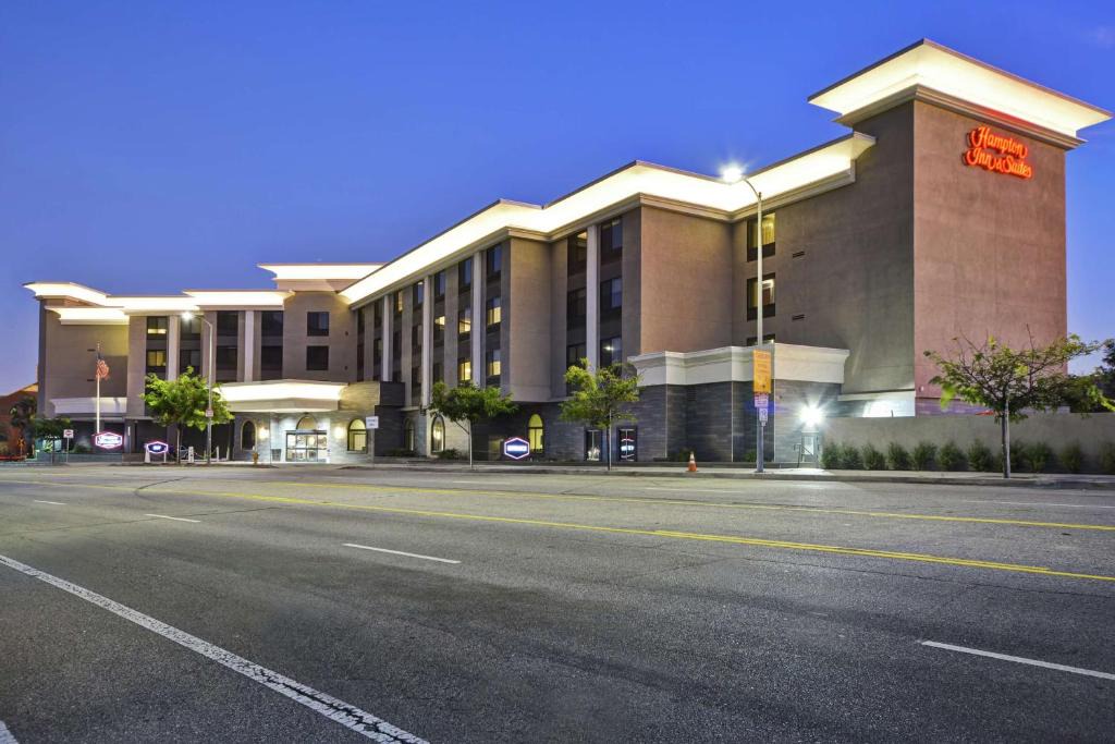 Burbank Hotel | Hampton Inn & Suites Los Angeles Burbank Airport