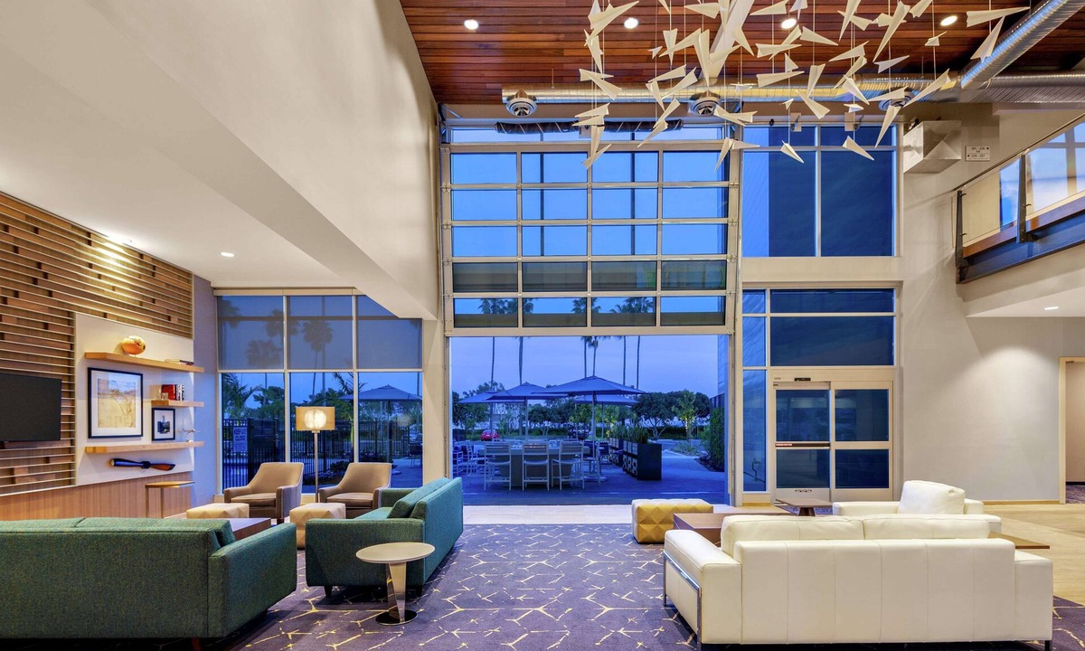 San Diego Hotel | Hampton Inn & Suites San Diego Airport Liberty Station