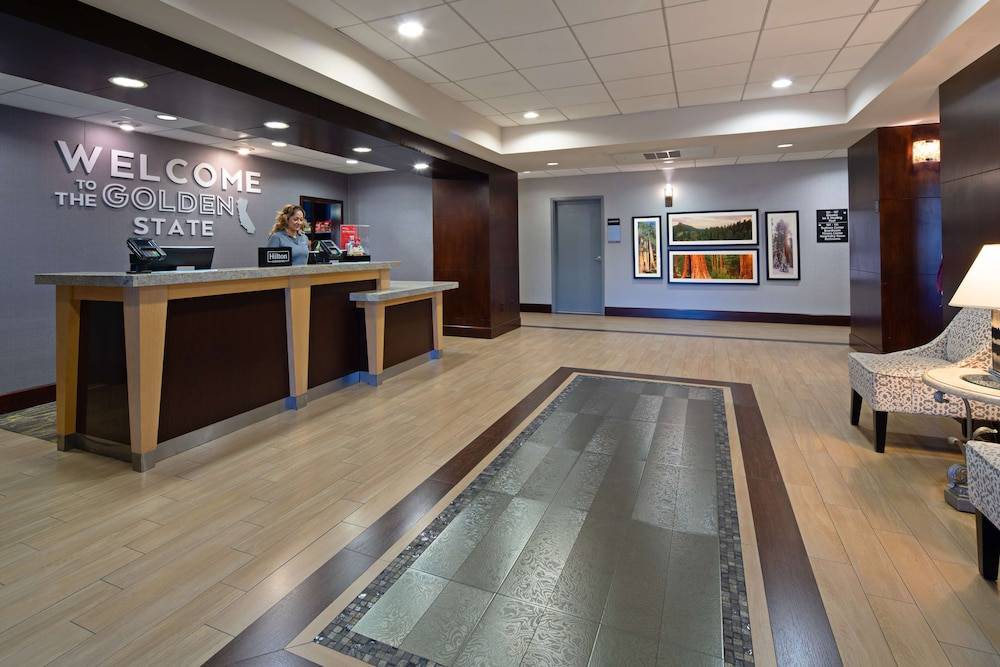Visalia Hotel | Hampton Inn Visalia