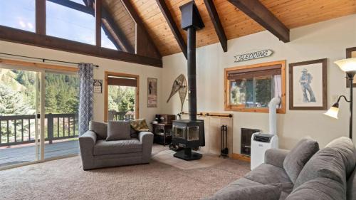 Peshastin House | Hansel Getaway Chalet