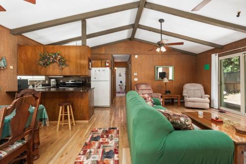 Sierra Cedars House | Happy Bear- Family & Pet Friendly