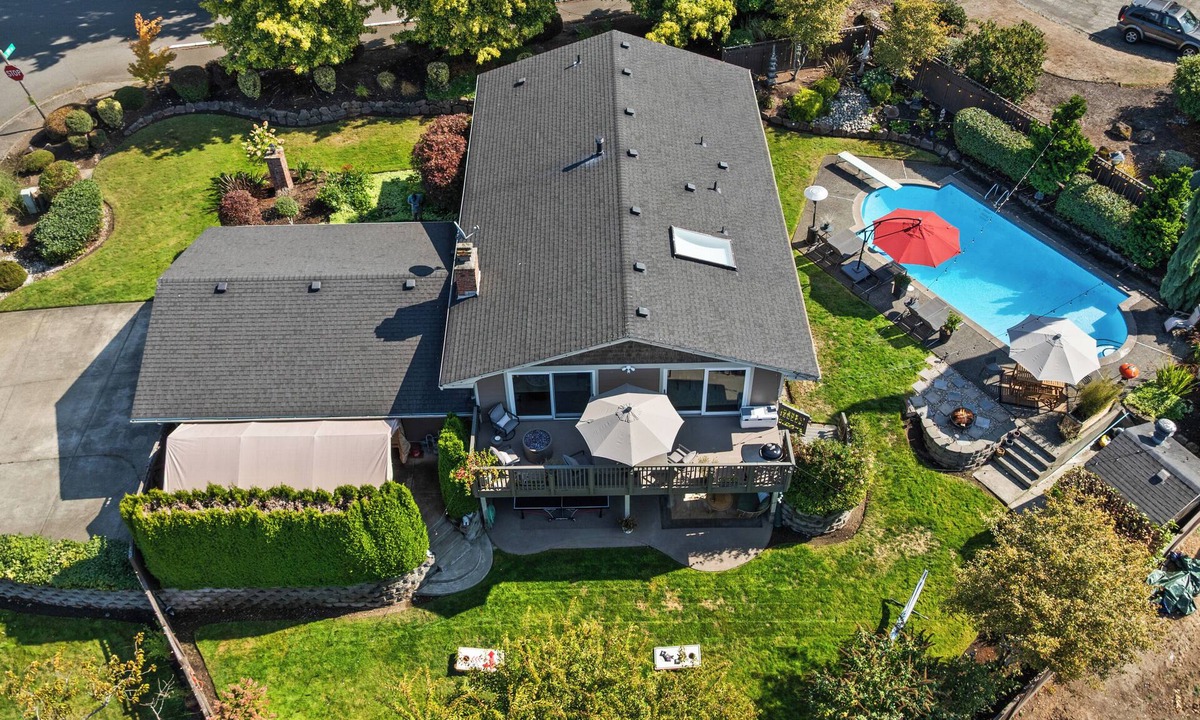 Federal Way House | Happy Oasis! 4BR/3BA Home! Perfect for Families & Groups, Close to Everything.