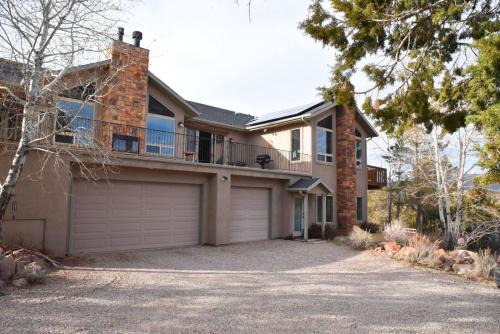 New Harmony Bed & Breakfast | Harmony Belle at Kolob Canyon