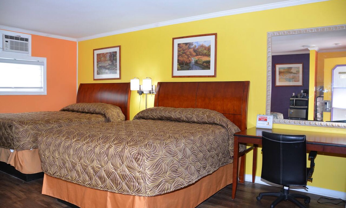 Goderich Hotel | Harmony Inn