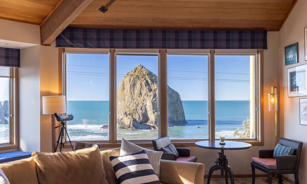 Tolovana Park House | Haystack Vista * Hot Tub W/View* Beach Access