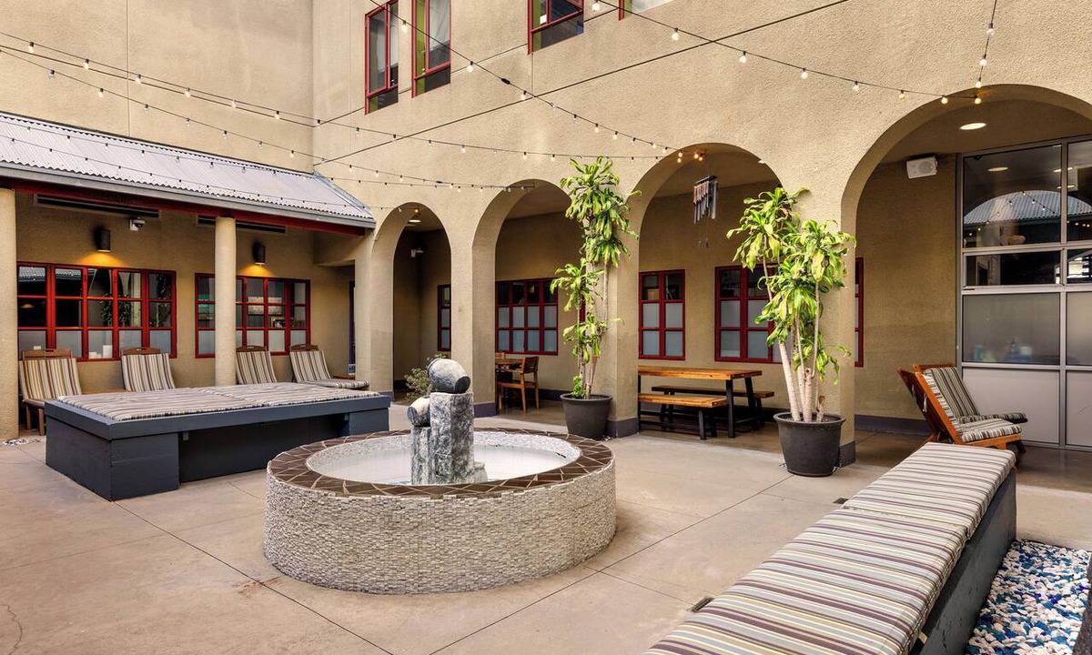 Downtown Hostel | HI Los Angeles Santa Monica Hostel
