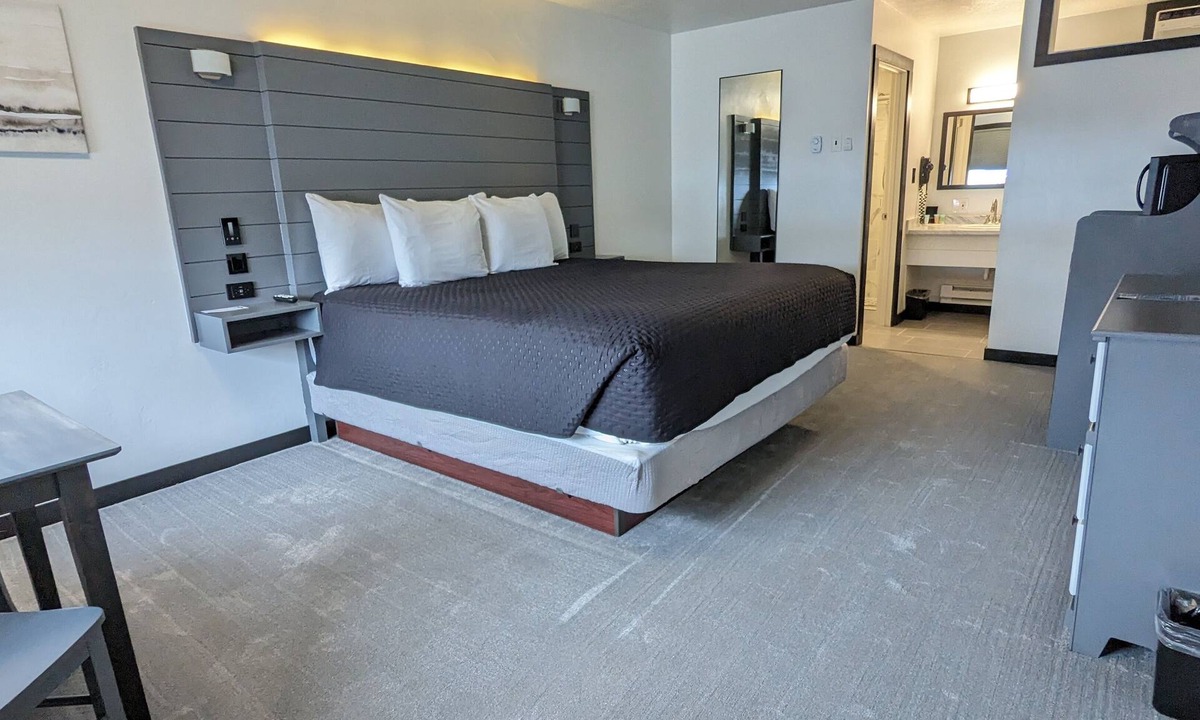 Salina Hotel | High Desert Inn