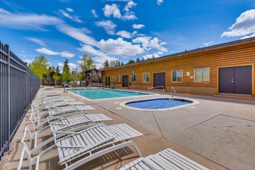 Coalville House | Hike, Fish & Ride ATVs! Forest-View Unit in Kamas