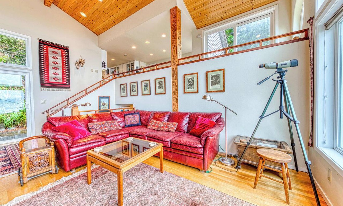 Oceanside House | Hillside home with exceptional ocean view near the beach dog friendly