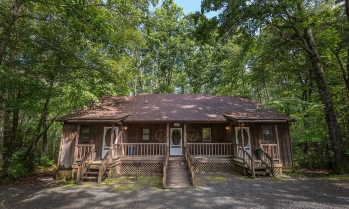 Springmaid Mountain Apartment | Hillside Triplex Main