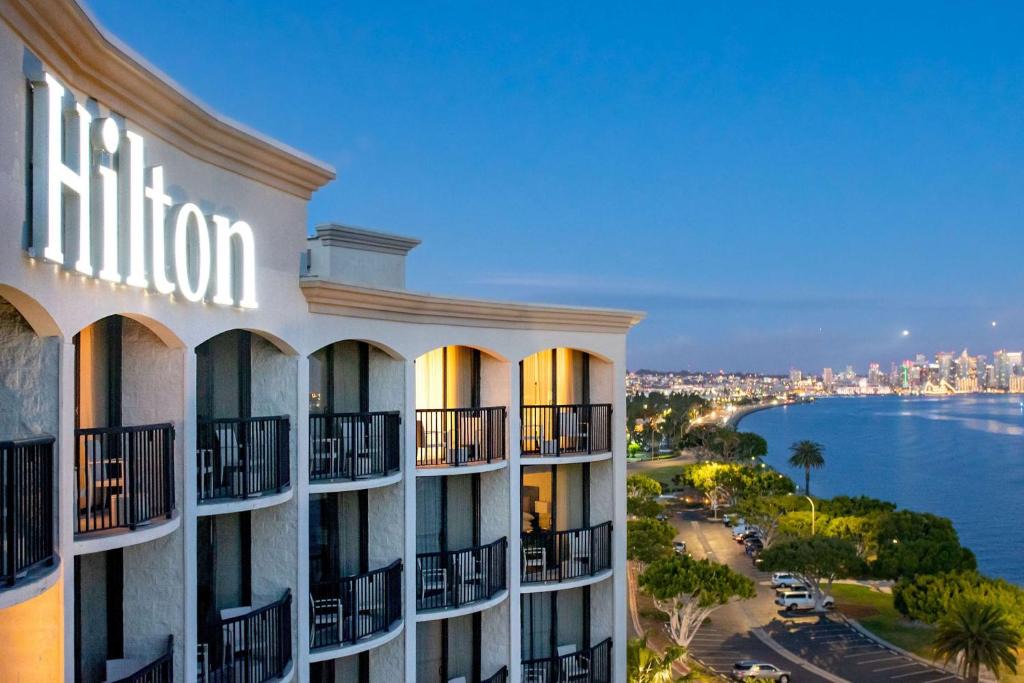 Downtown San Diego Hotel | Hilton San Diego Airport/Harbor Island