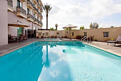 El Monte Hotel | Holiday Inn El Monte - Los Angeles, an IHG Hotel