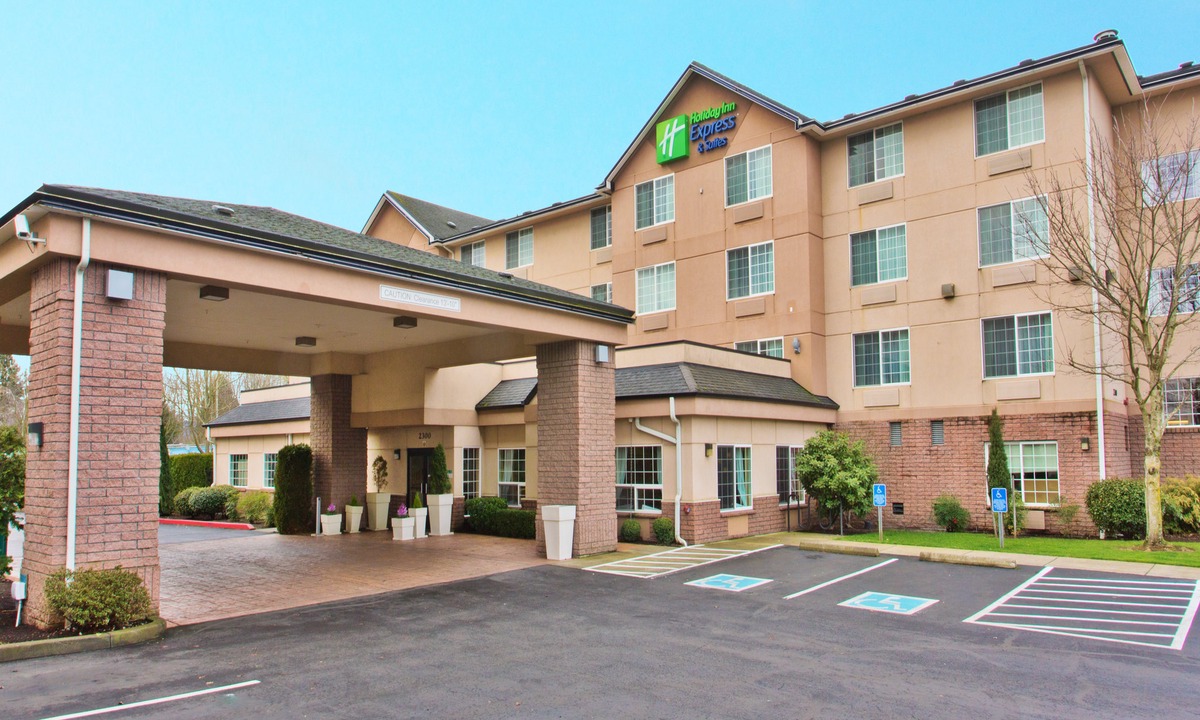 Hayden Island Hotel | Holiday Inn Express Hotel & Suites Portland - Jantzen Beach, an Ihg Hotel