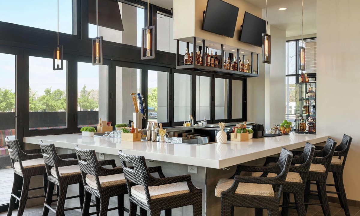 Warner Center Hotel | Home2 Suites By Hilton Woodland Hills