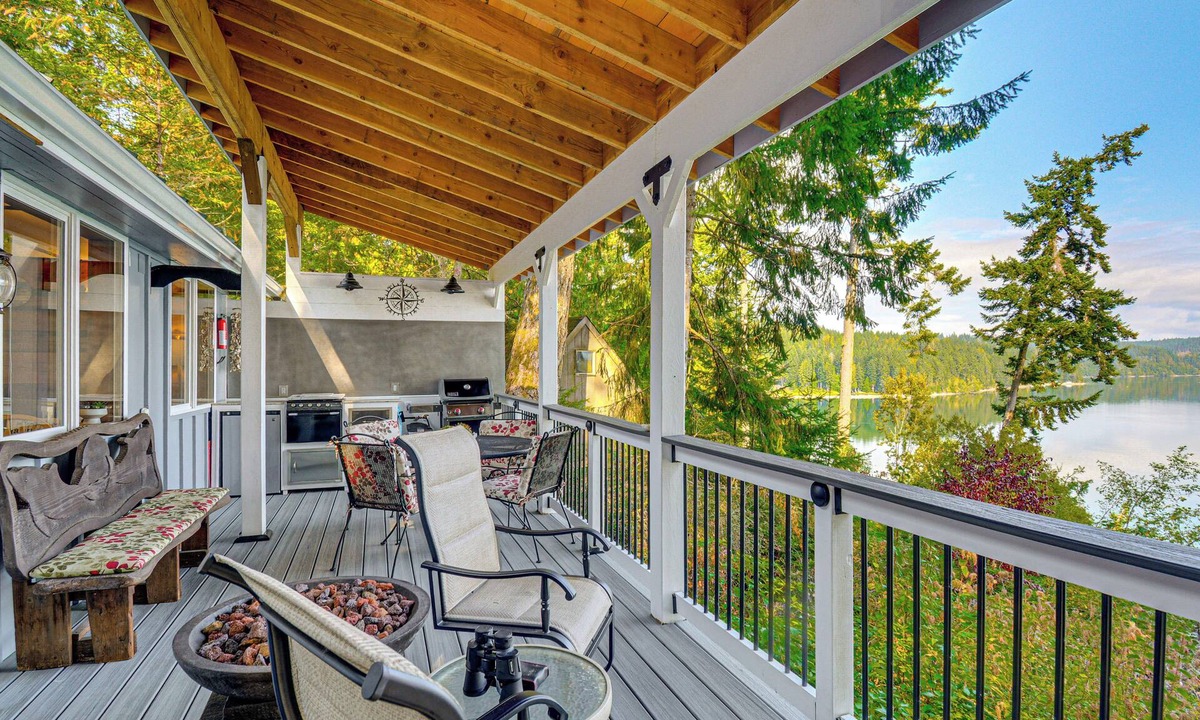 West Hills Cabin | Hood Canal Views: Remote Cabin in Quilcene!
