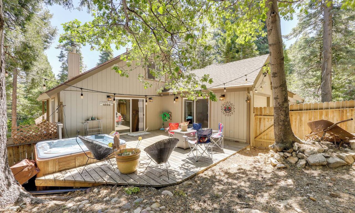 Cedar Glen House | Hot Tub + Forest Views! Lake Arrowhead Cabin
