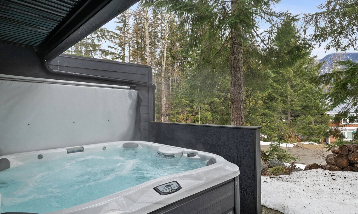 Hyak Cabin | Hot Tub & Sauna: Mountain Living at Hyak Cabin!