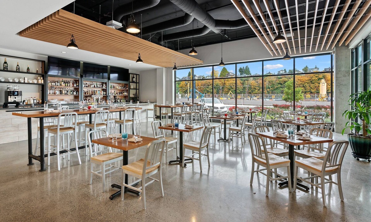 Northwest Everett Hotel | Hotel Indigo Everett - Waterfront Place by IHG